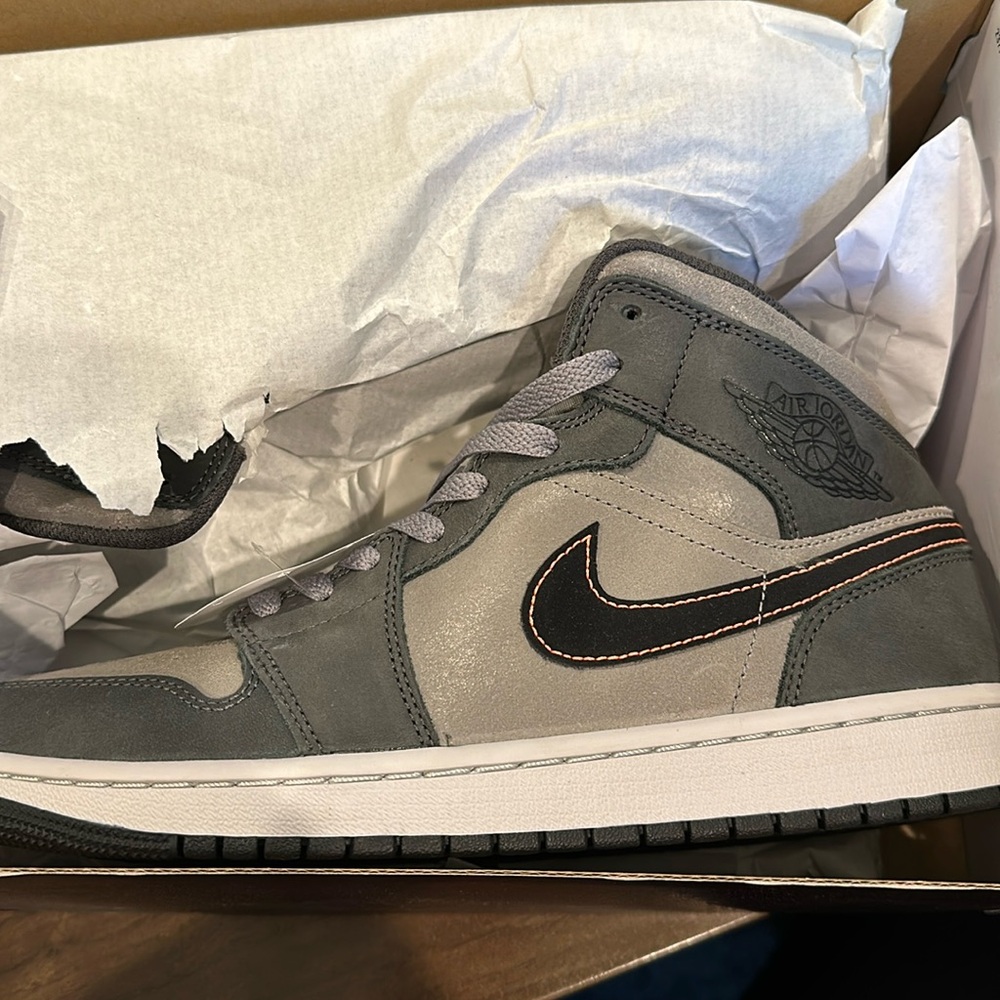 Air Jordan 1 mid SE - Night Stadium Black